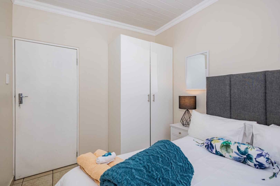 To Let 2 Bedroom Property for Rent in Oakdale Western Cape